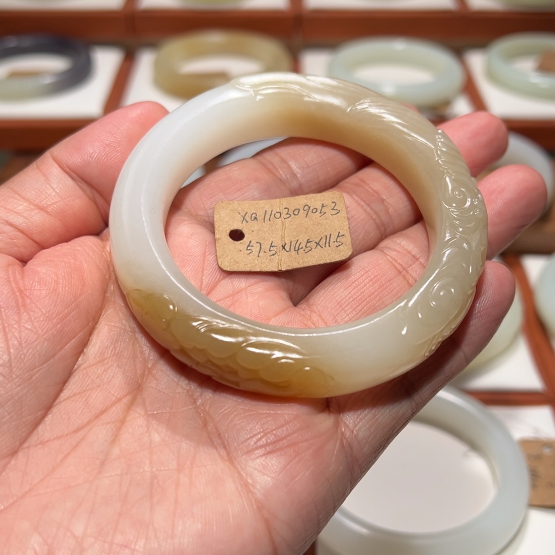 和田玉（糖玉）手镯未镶嵌