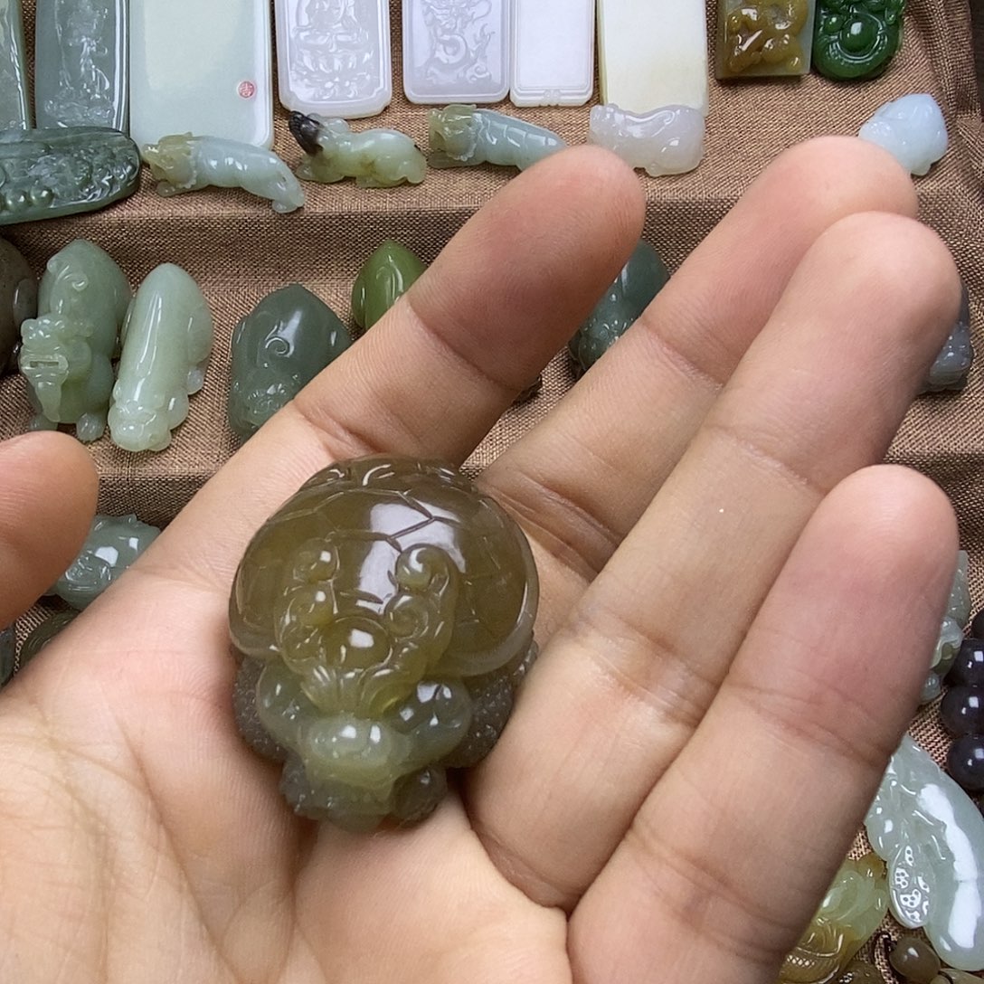 喵***酱和田玉未镶嵌颈饰