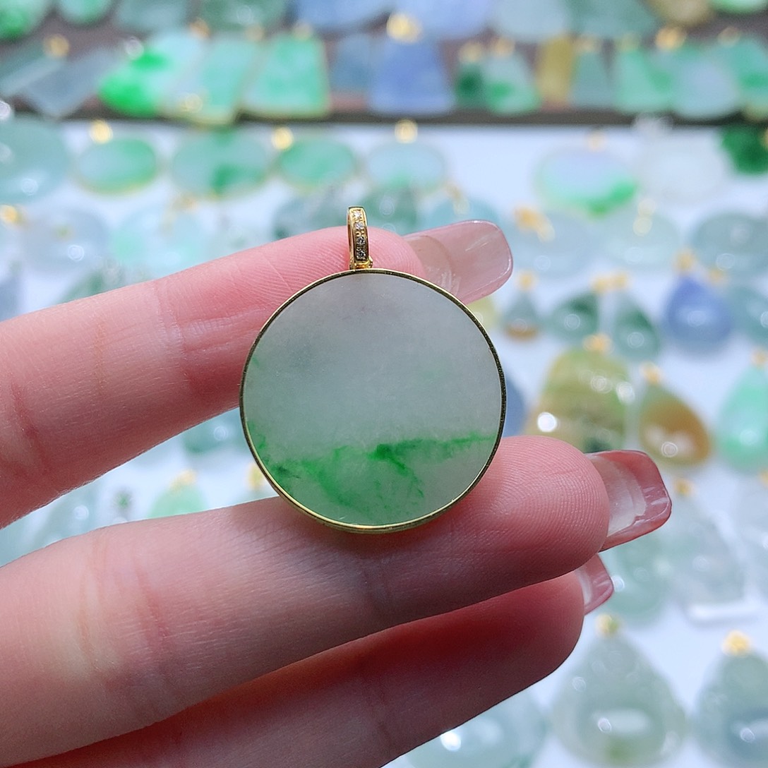 翡翠颈饰未镶嵌翡翠