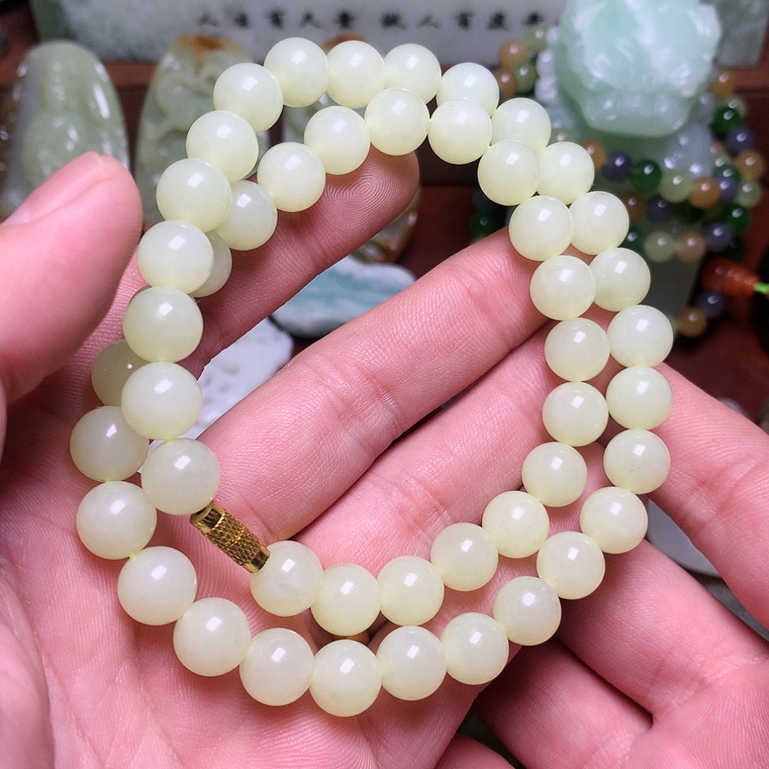 岫岩老玉（透闪石质玉）颈饰未镶嵌