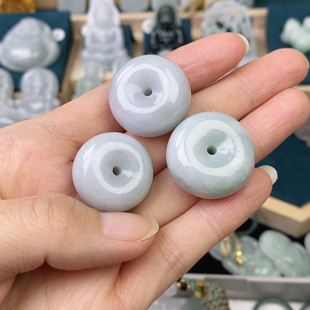 翡翠未镶嵌颈饰面包扣 发货发其一