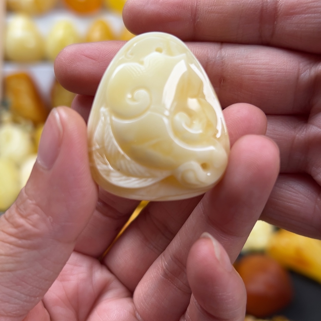 蜜蜡未镶嵌颈饰7.6克