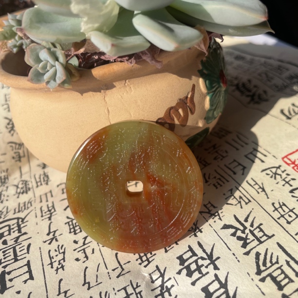 岫玉天然辽阳红山鬼