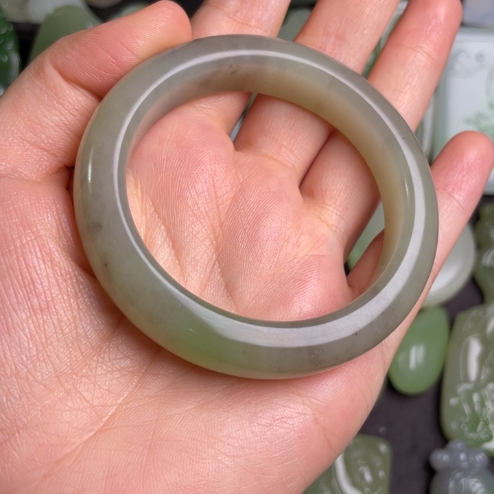 和田玉手镯未镶嵌猪*丁