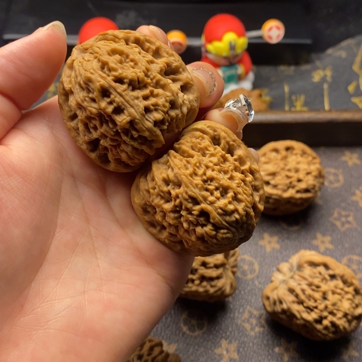 桃核把件南疆石文玩核桃