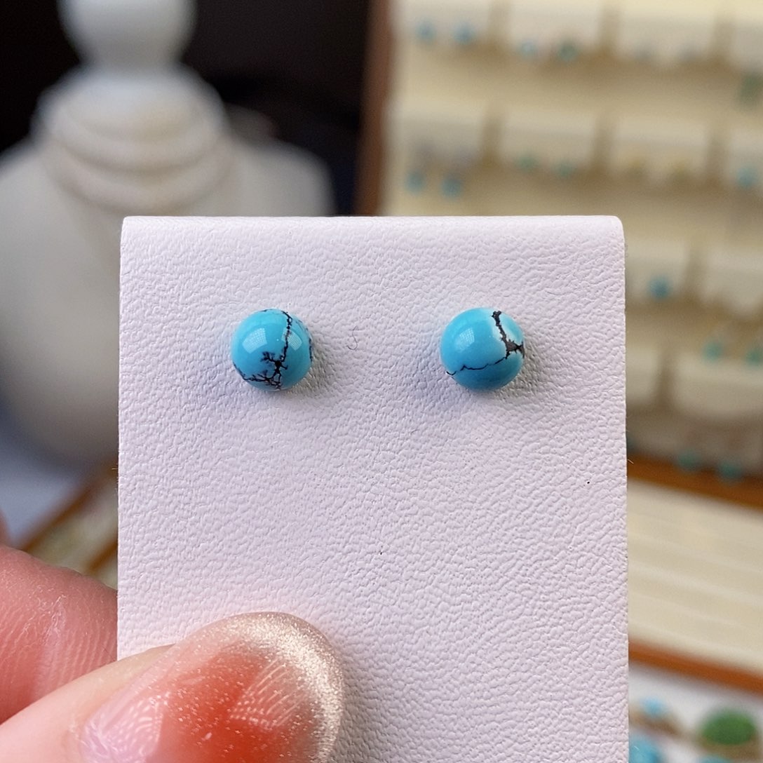 绿松石颈饰未镶嵌