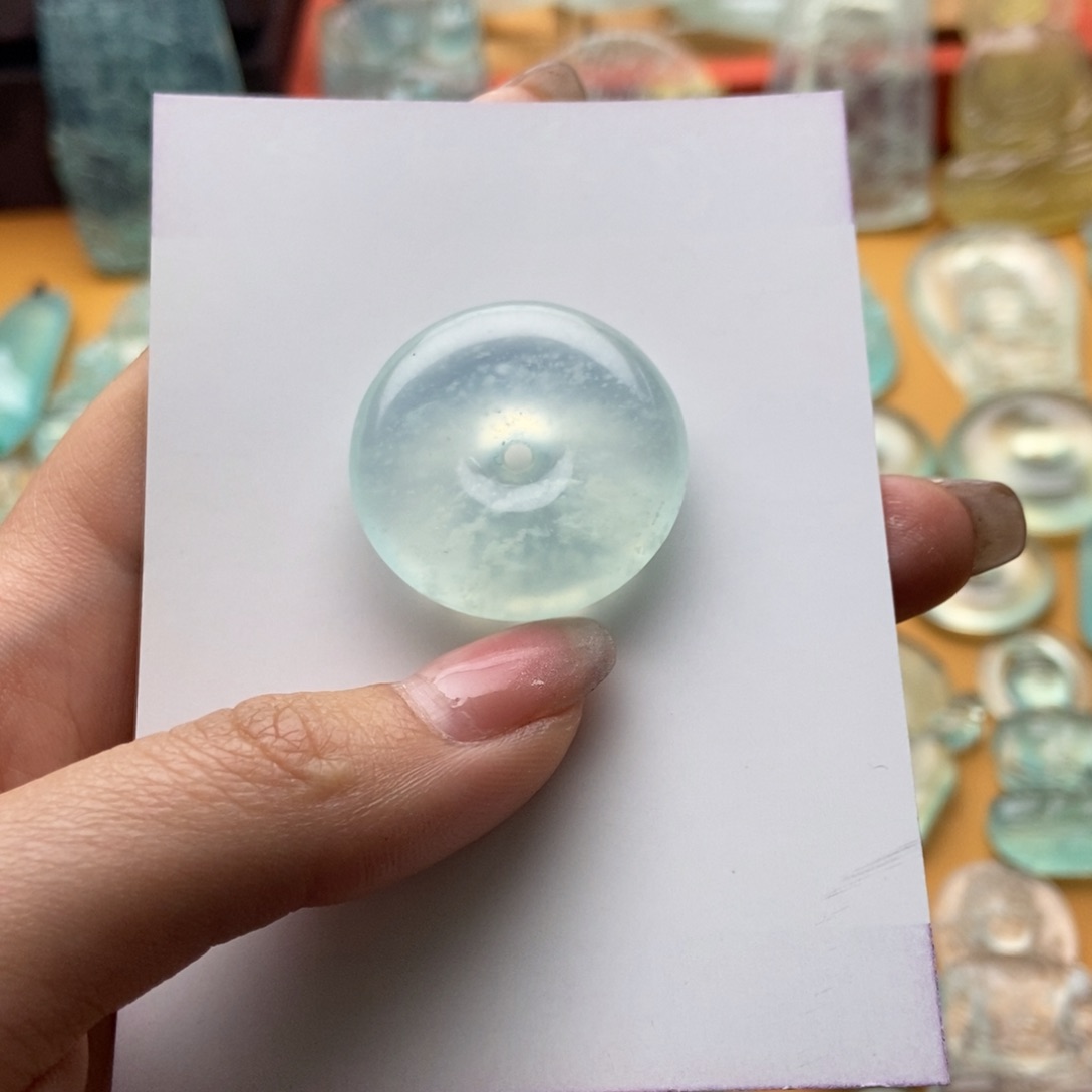 蛇纹石玉颈饰未镶嵌扣子