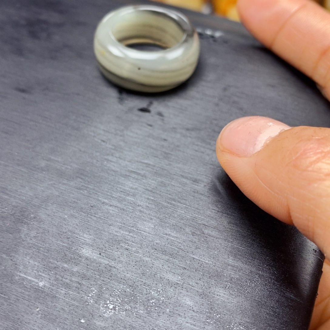 石英质玉（黄龙玉）颈饰未镶嵌