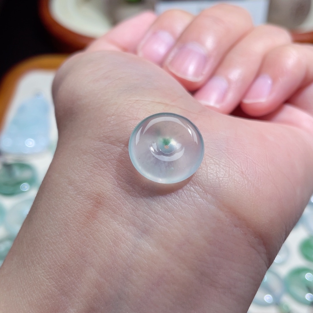 翡翠未镶嵌颈饰扣子