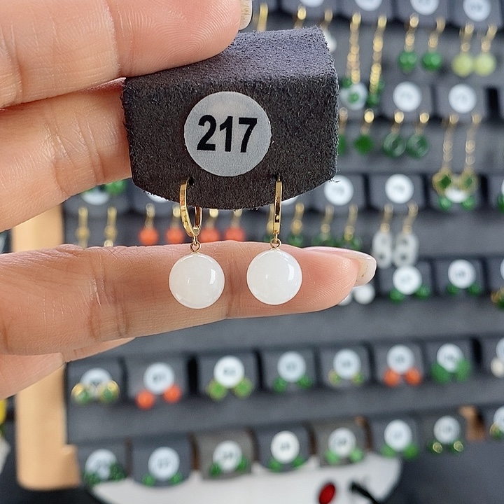 和田玉18K金镶嵌耳饰