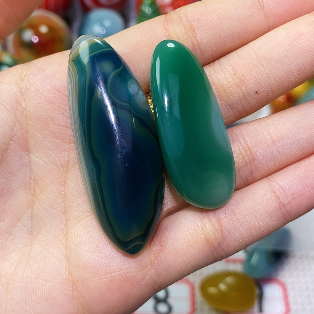 用***7玛瑙/玉髓未镶嵌珠宝奇石