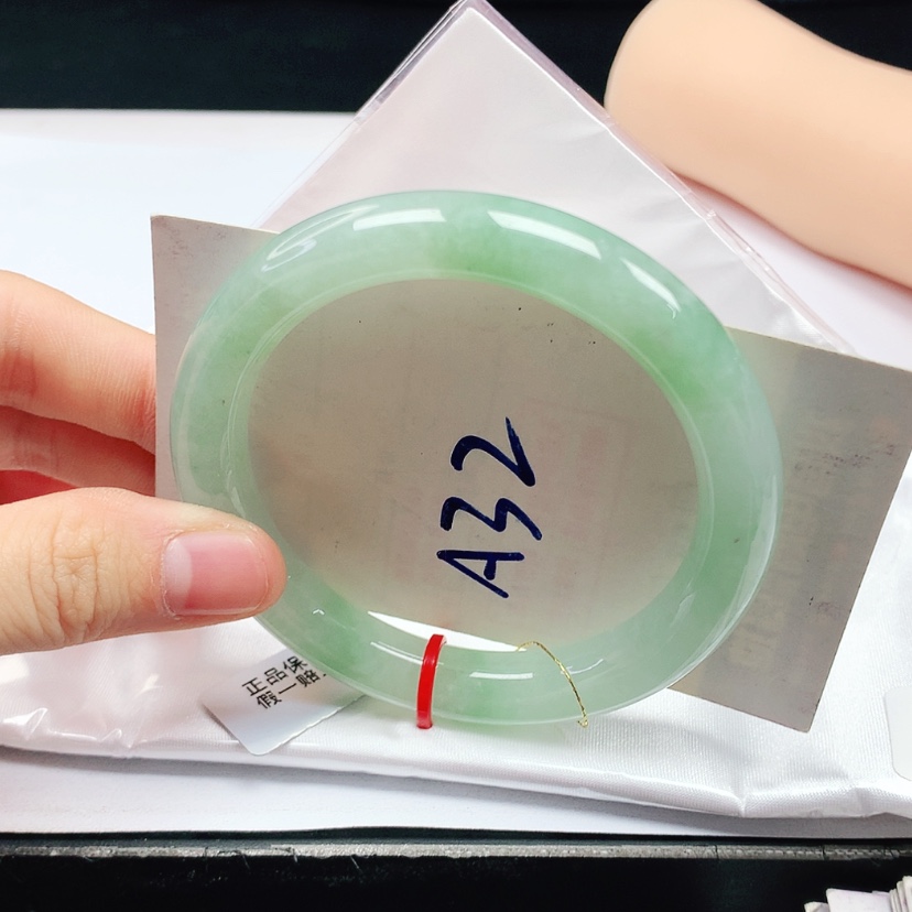 【闪购商品】翡翠手镯（圆镯）未镶嵌天然缅甸a货手镯55+
