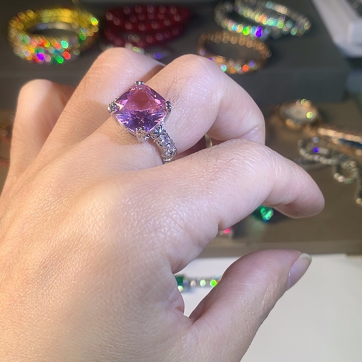 非金属70戒指。        