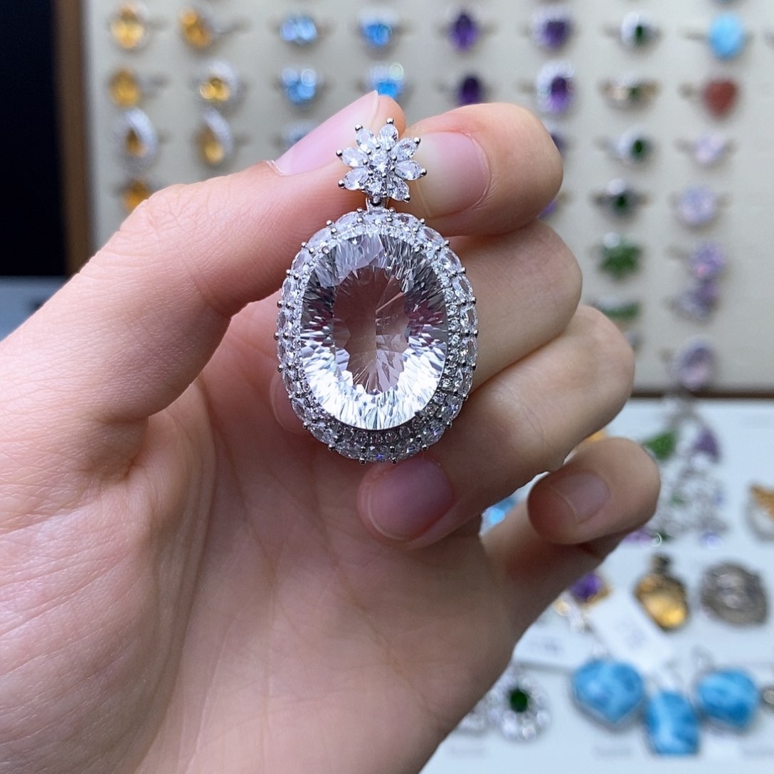 水晶吊坠(不含链)银S925镶嵌白水晶（一物一证）