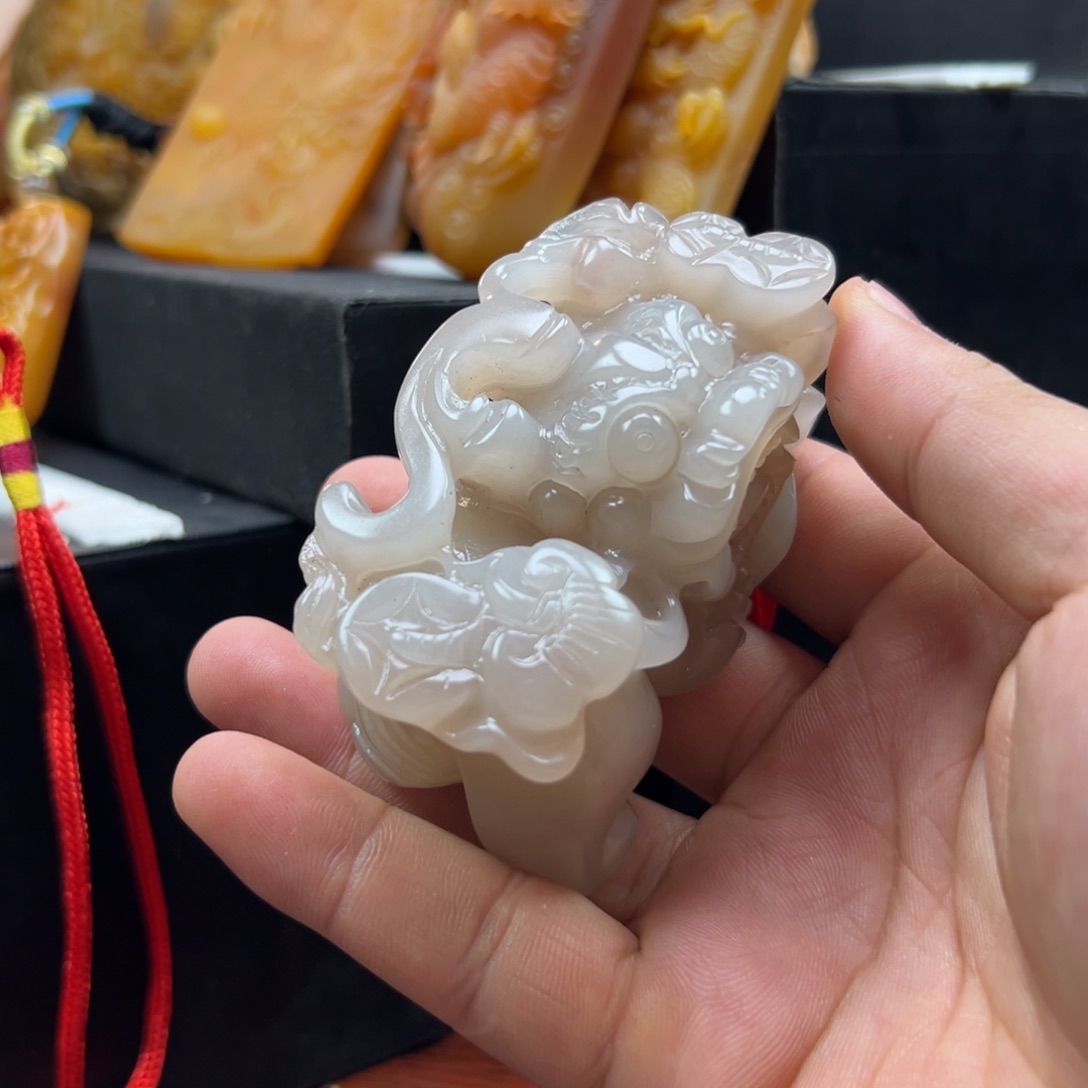 石英质玉（黄龙玉）未镶嵌hly