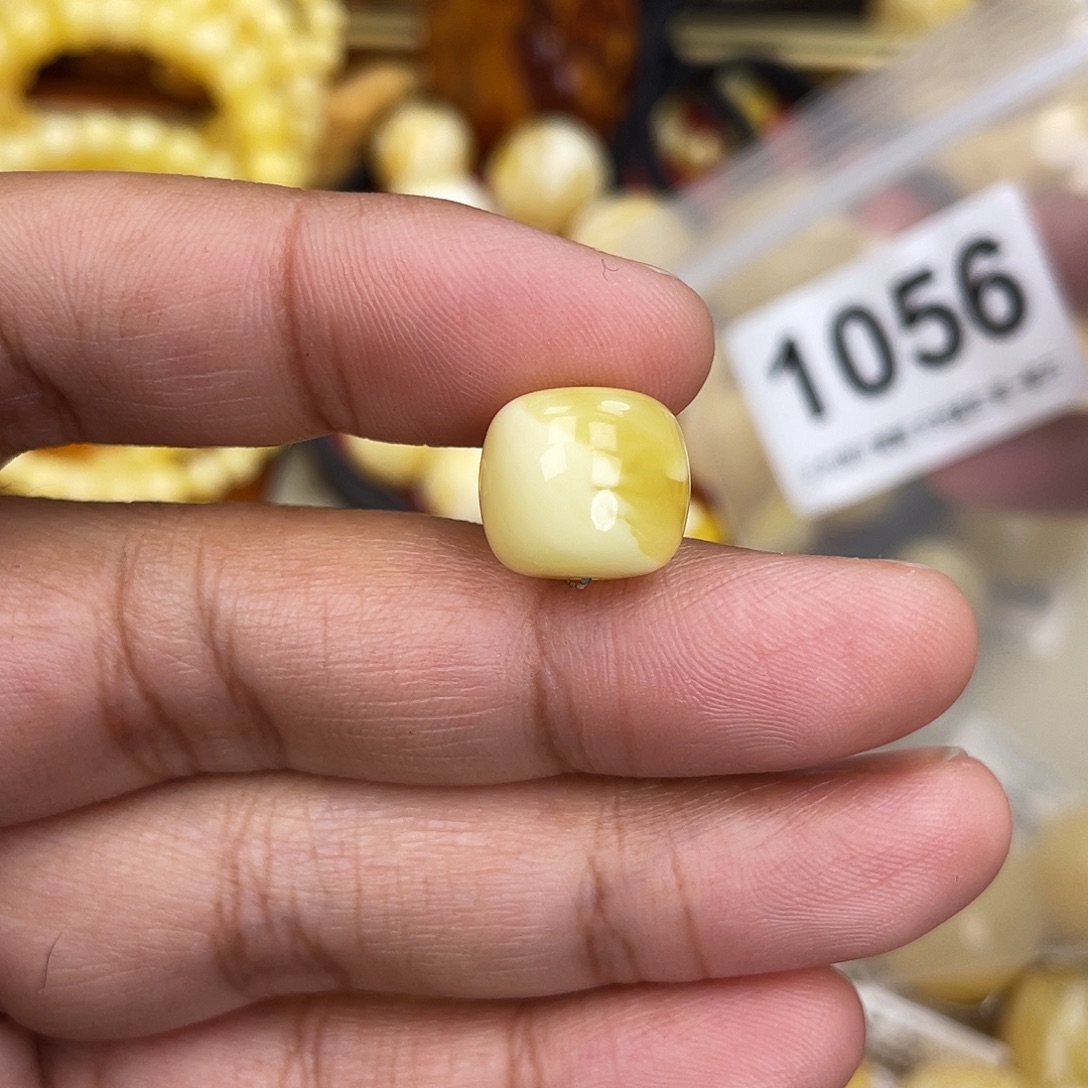 蜜蜡未镶嵌珠宝奇石12.8