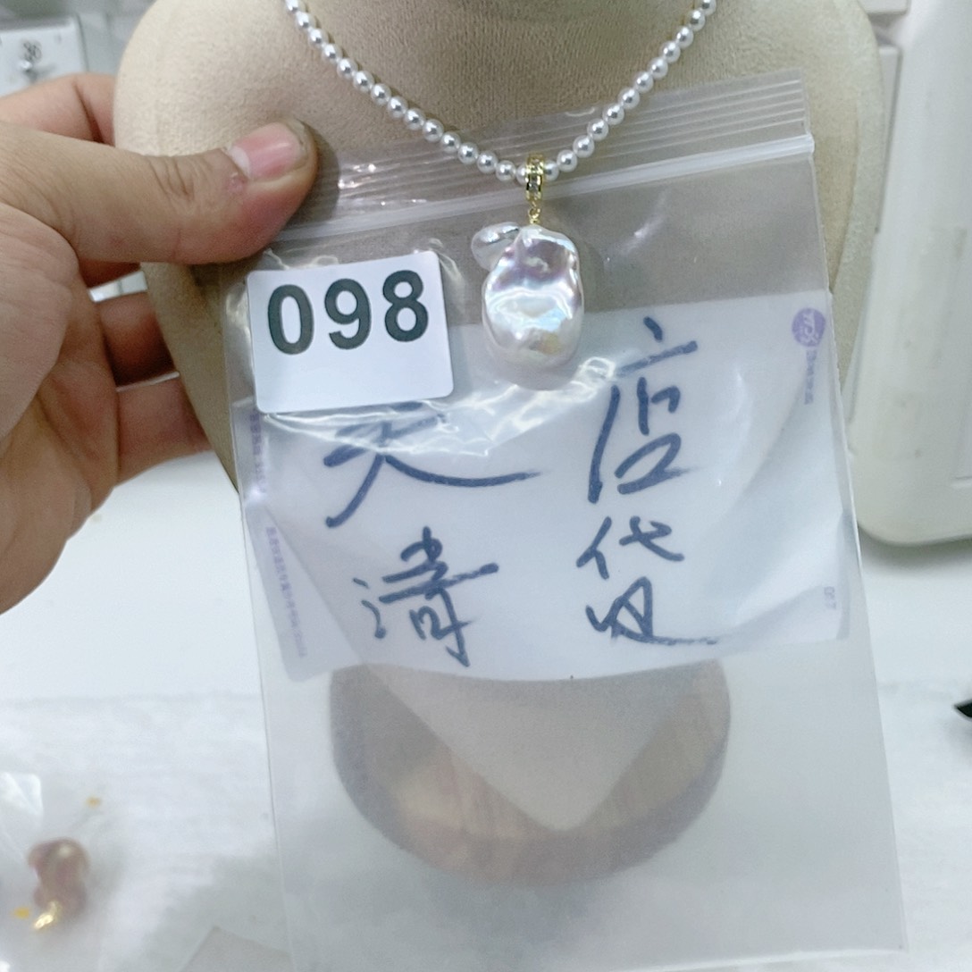 淡水珍珠颈饰合金