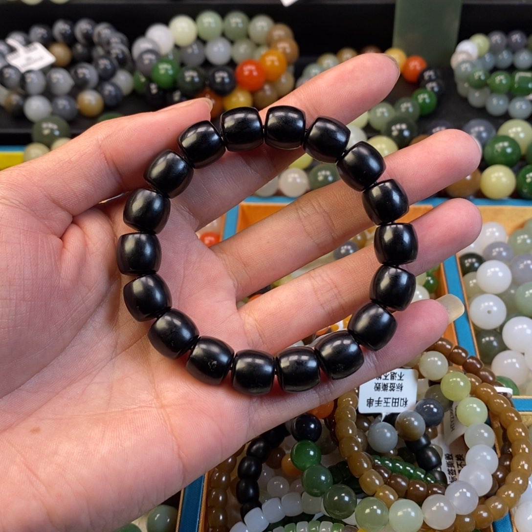 和田玉手串未镶嵌卡12直切墨玉