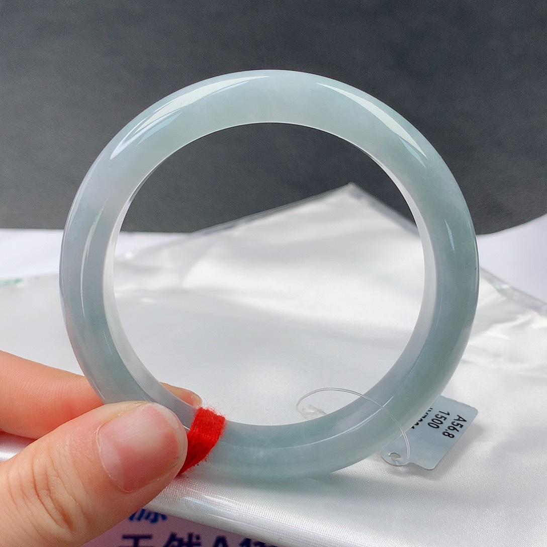 翡翠手镯未镶嵌0049正56.8