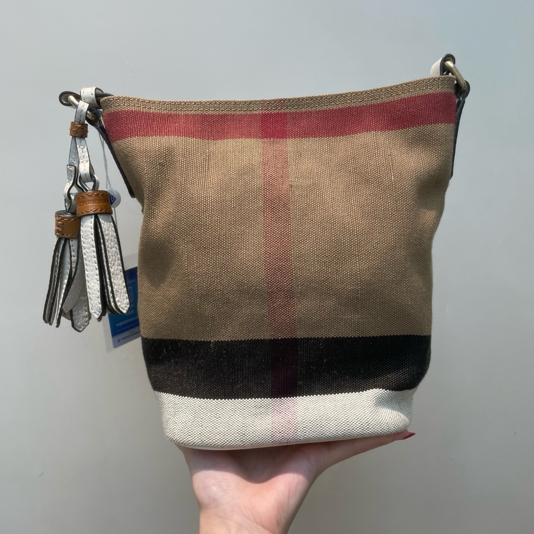 95新 BURBERRY/博柏利 水桶/JW7758