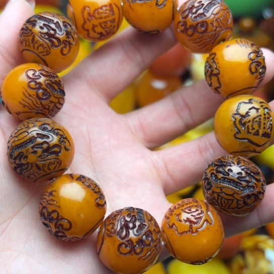 琥珀手串未镶嵌蜜蜡