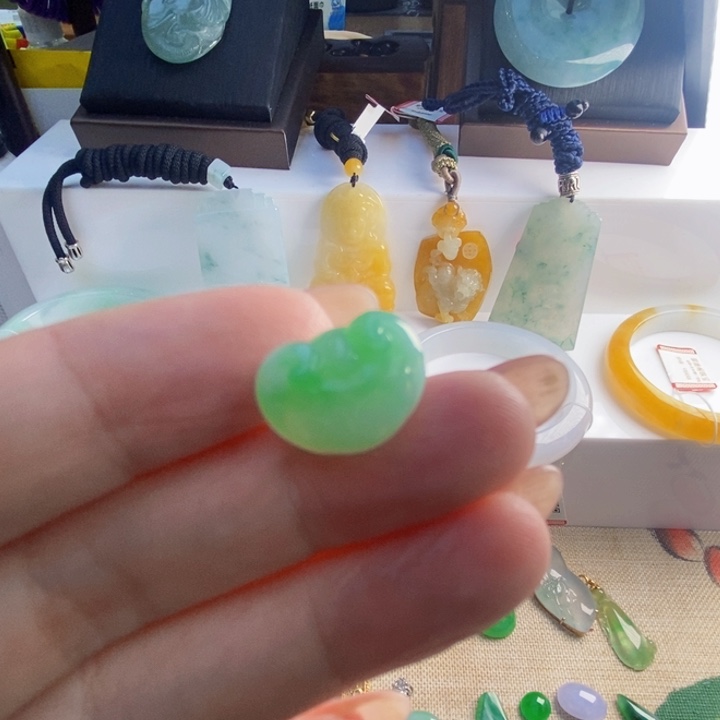 颈饰未镶嵌翡翠天然翡翠