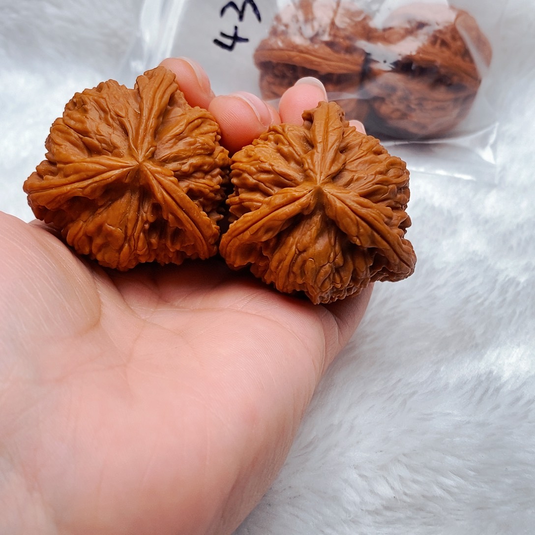 大***喵文玩核桃吊坠三棱