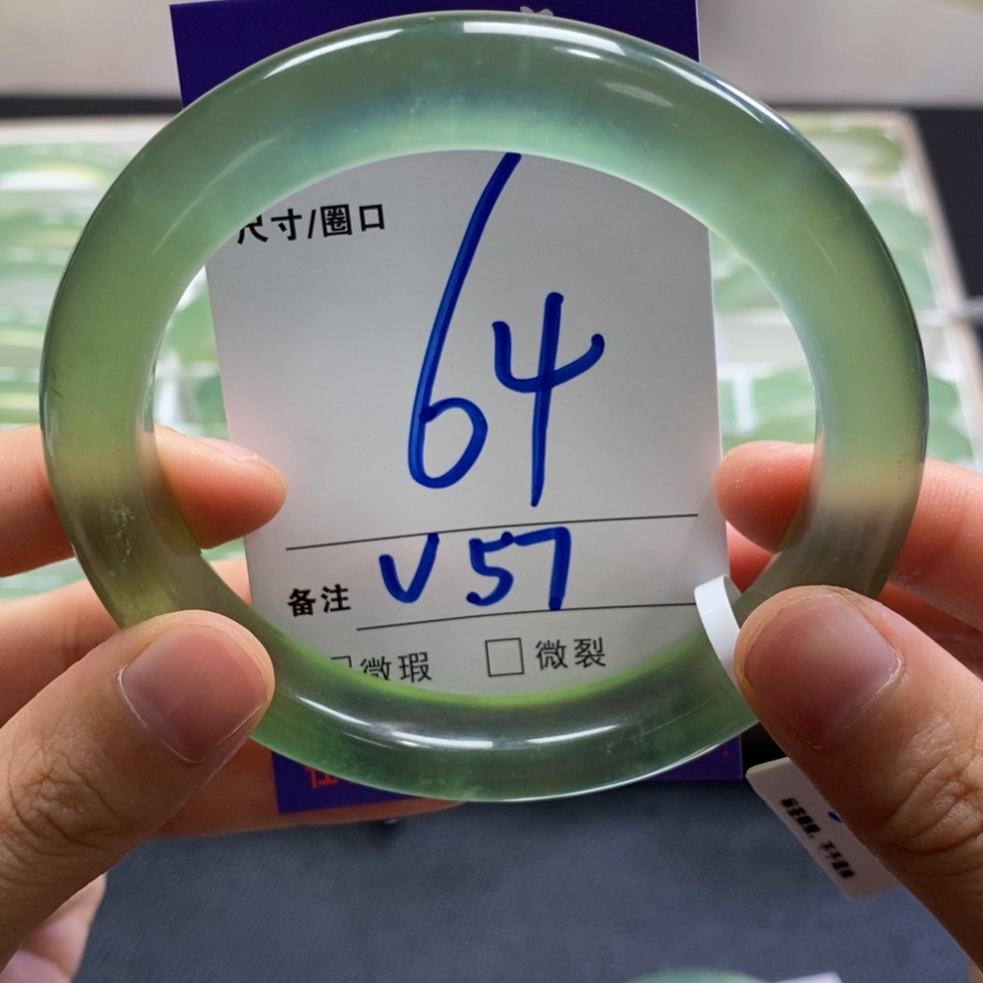 钻***溪未镶嵌蛇纹石玉手镯