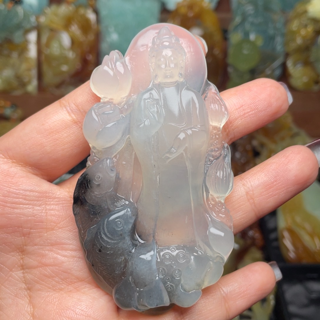 蛇纹石玉颈饰未镶嵌菩*心