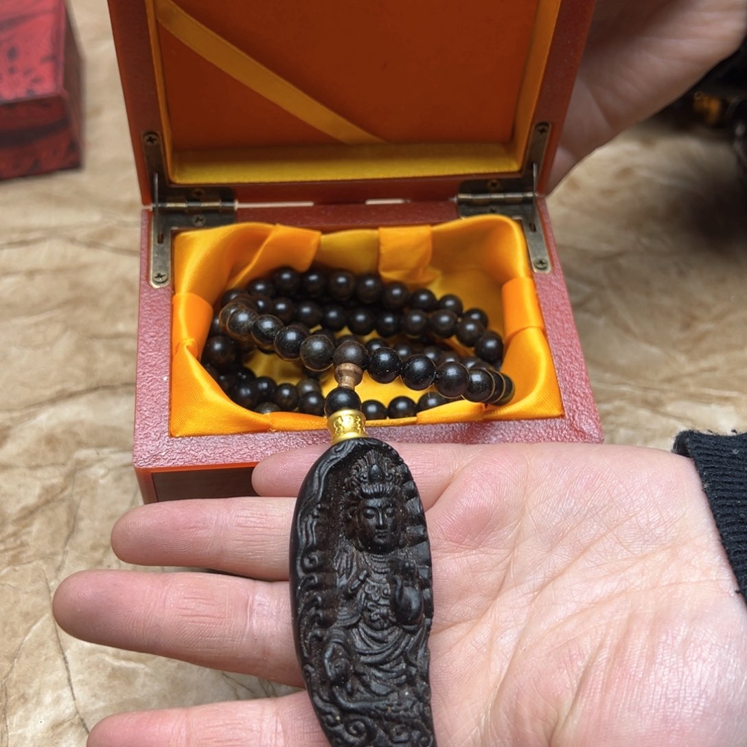 大叶紫檀（黑酸枝木类）