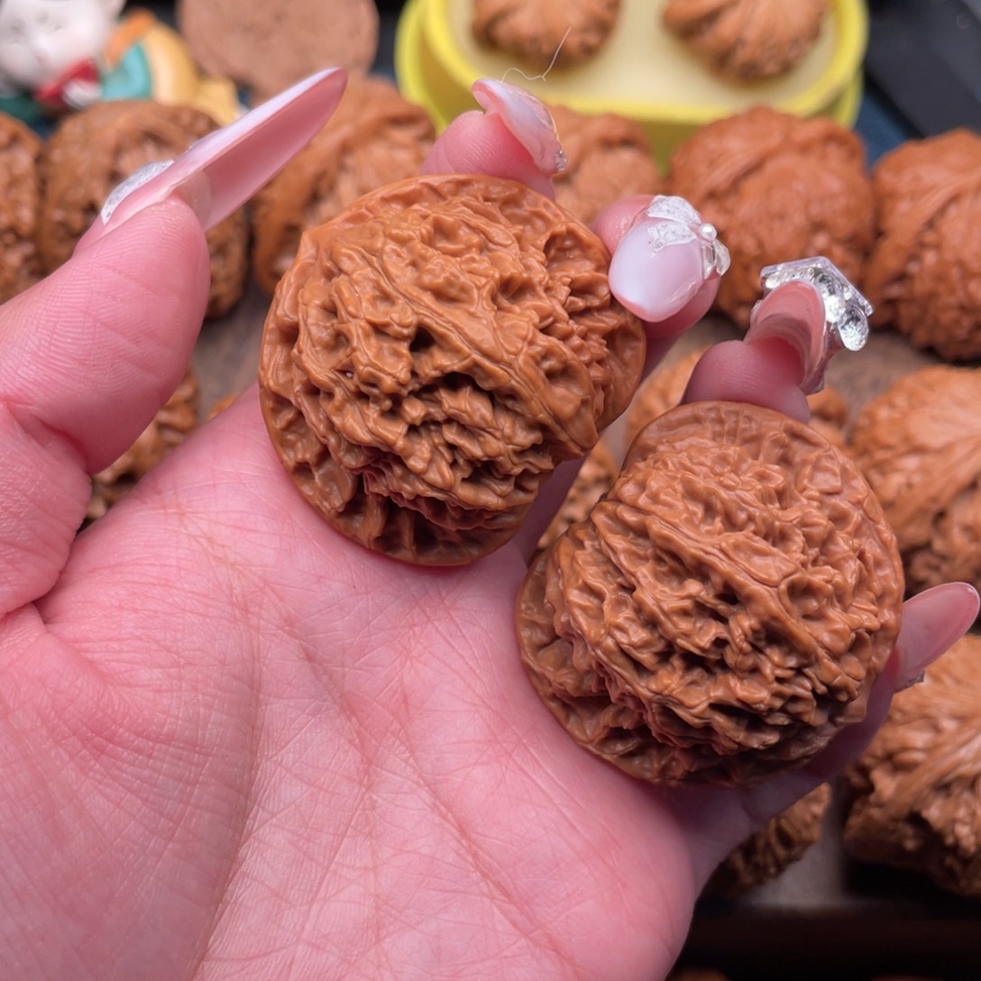 文玩核桃把件盘龙纹狮子头41，新手