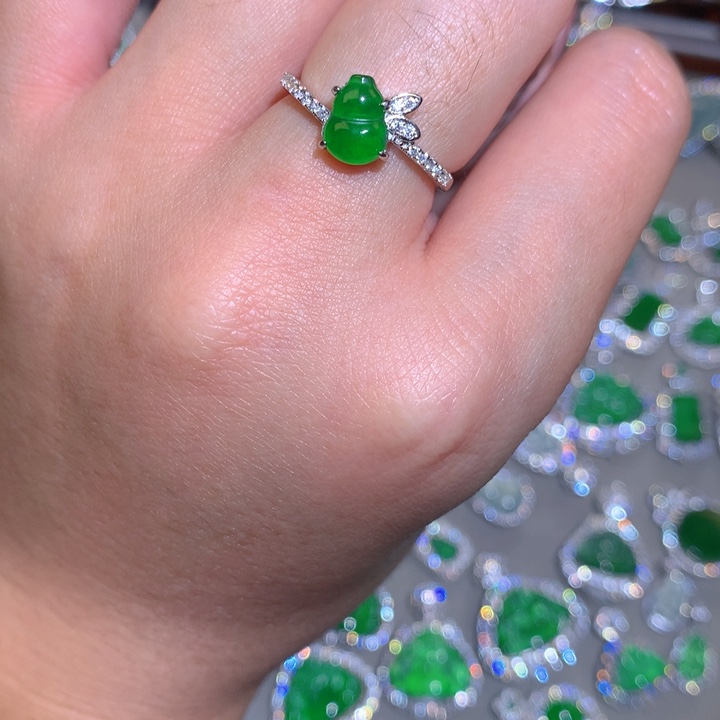 翡翠未镶嵌戒指戒指