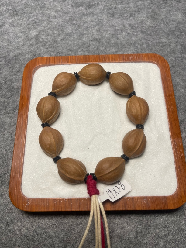 19正宗精品梅林铁核橄榄核手串鹰嘴鲨鱼背素核素串老树文玩手链