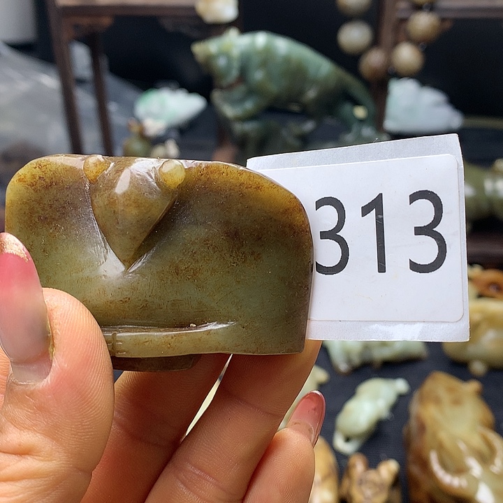 和田玉未镶嵌车挂