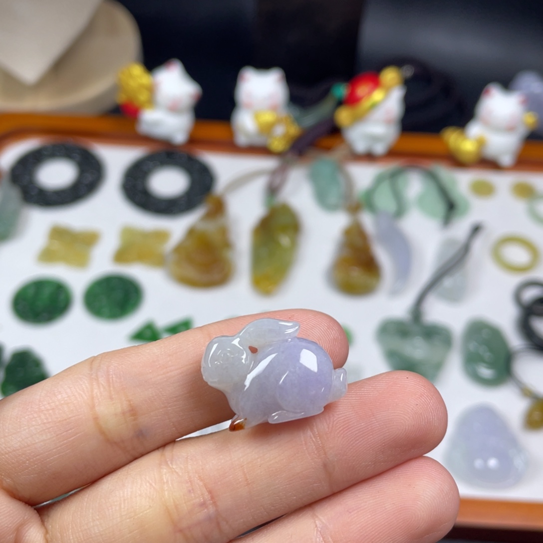 翡翠未镶嵌颈饰紫罗兰小兔子