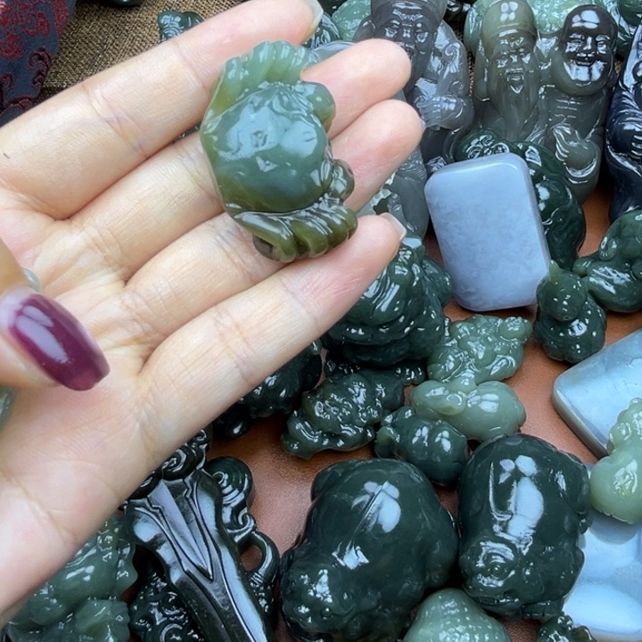 和田玉未镶嵌挂件