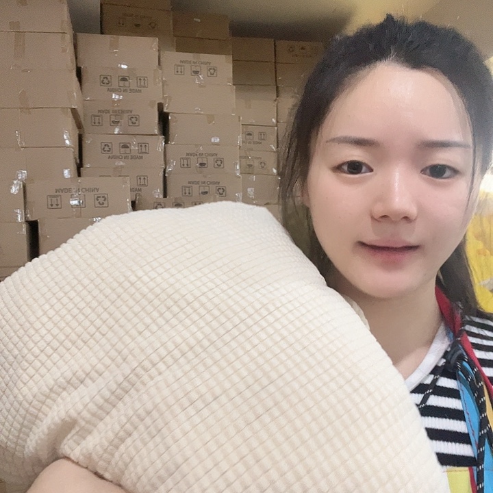 米色沙发罩子5人。  