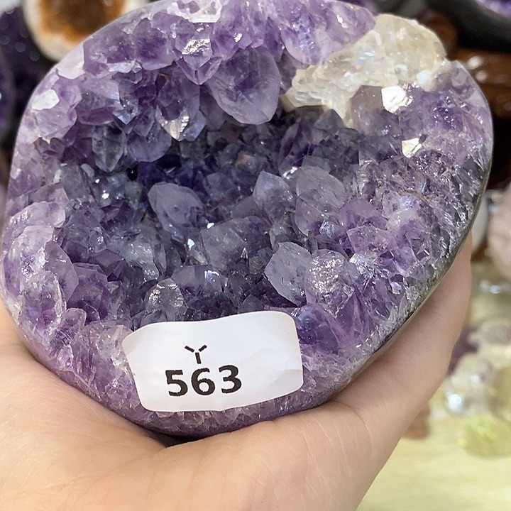 未镶嵌水晶大型摆件（非配饰）