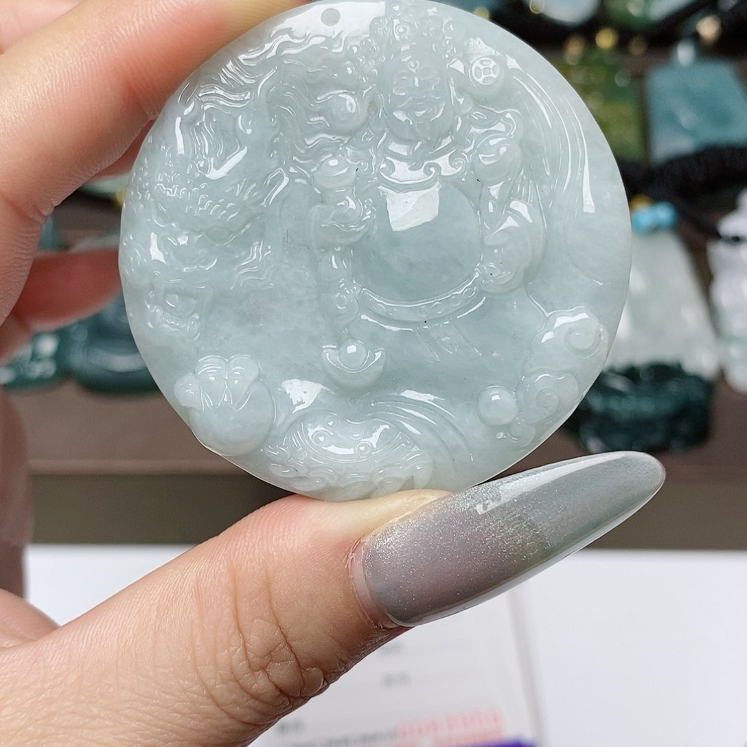 翡翠未镶嵌颈饰