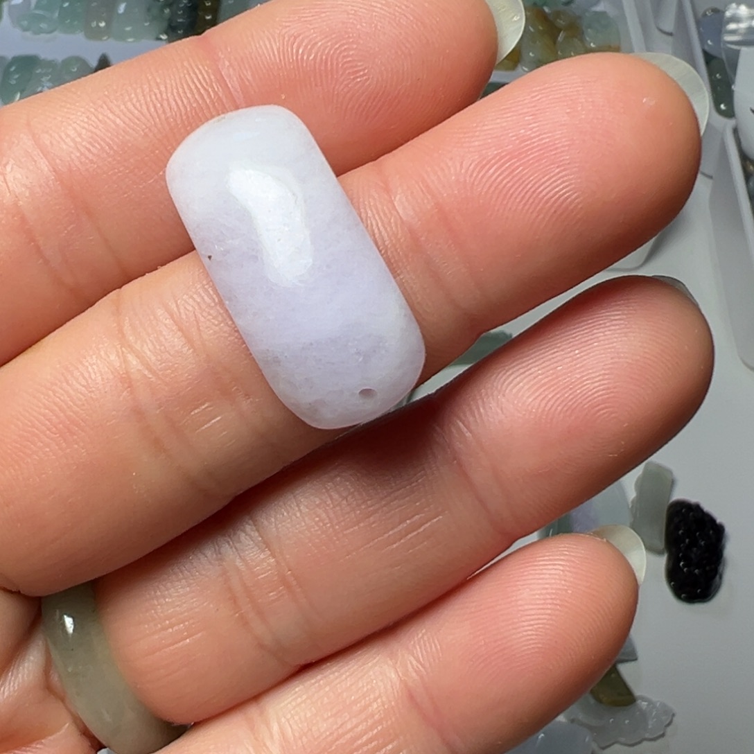 翡翠未镶嵌颈饰两头孔紫色手牌一个58块