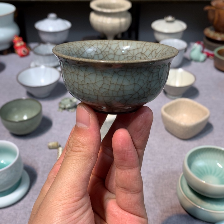 龙泉青瓷官窑灰青茶碗