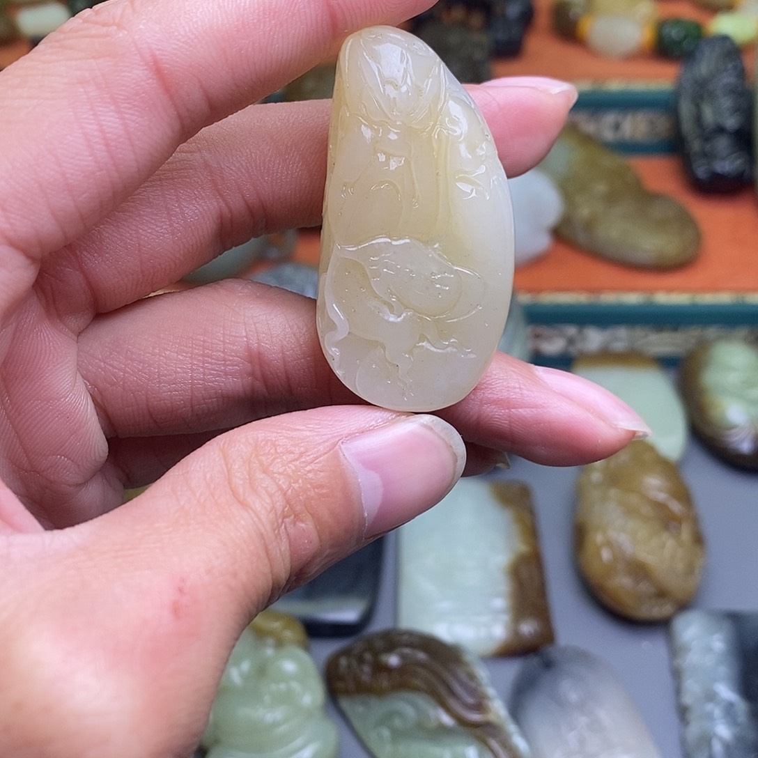 和田玉颈饰未镶嵌