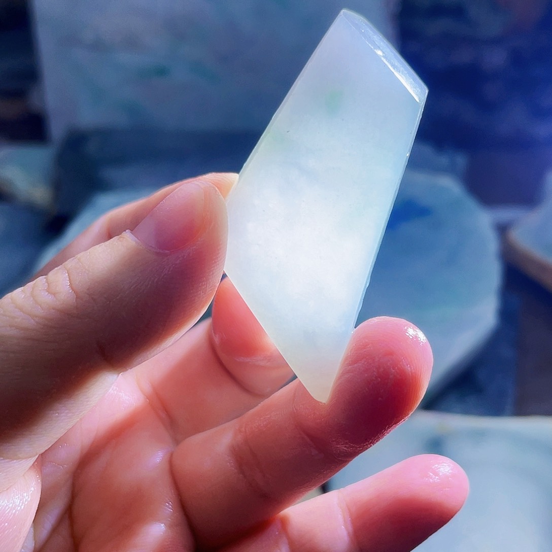 翡翠未镶嵌颈饰毛料12