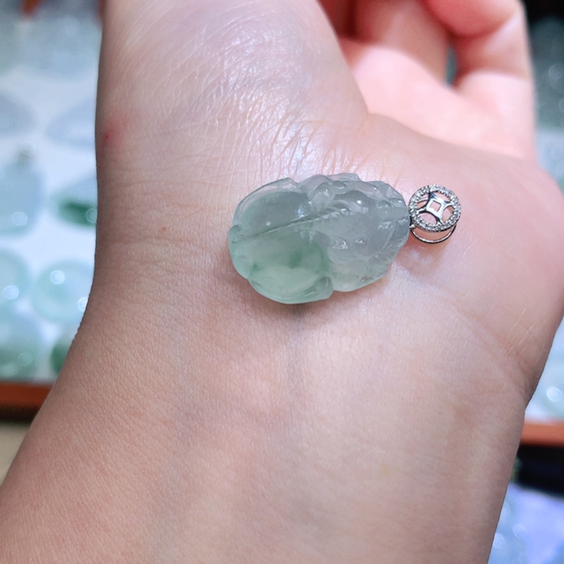 【闪购商品】翡翠颈饰18K金镶嵌貔貅