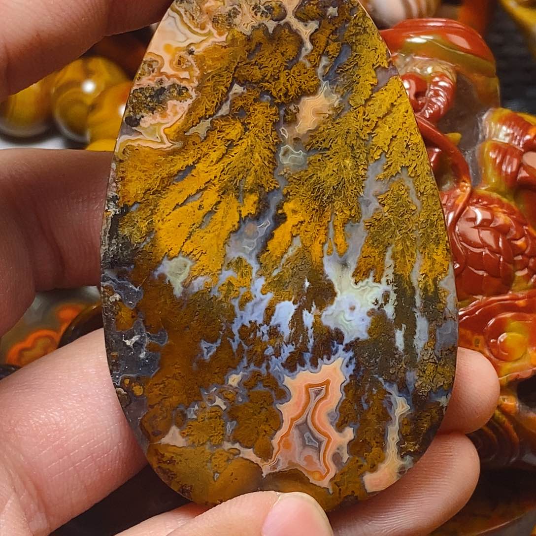 未镶嵌其他玛瑙/玉髓L*