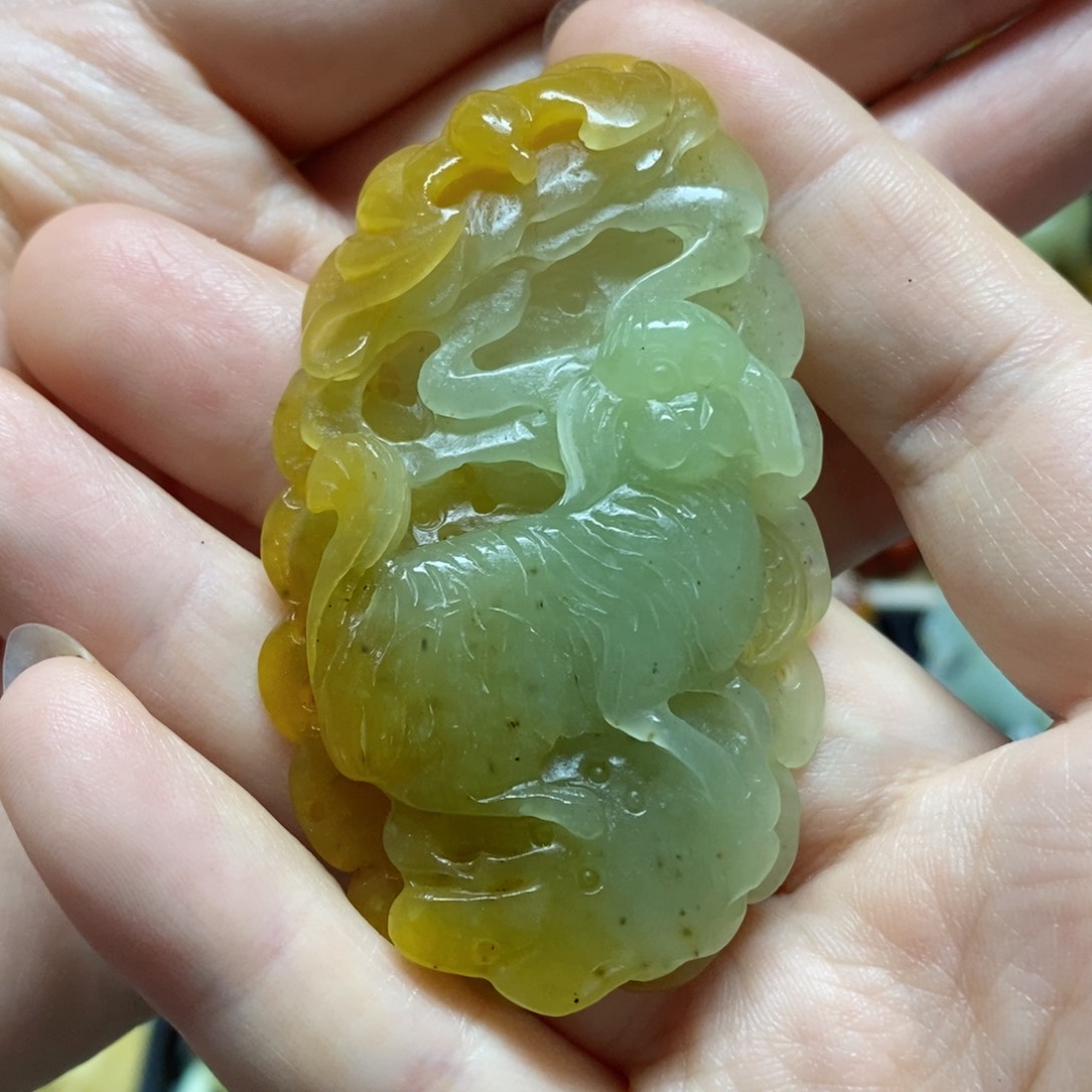 岫玉吊坠(赠链)未镶嵌