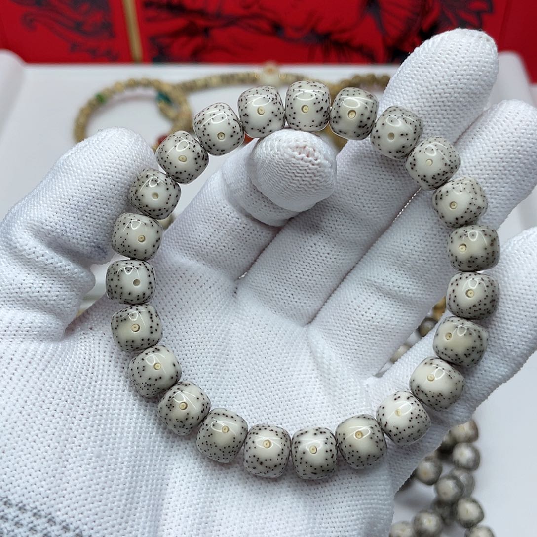 星月菩提手串28。10/9青龙黄金瞳