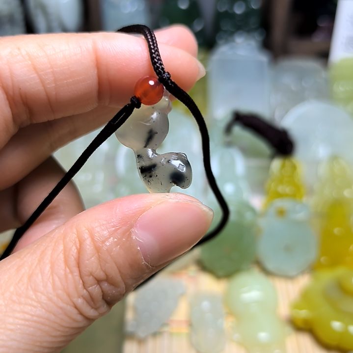 岫玉吊坠(不含链)未镶嵌