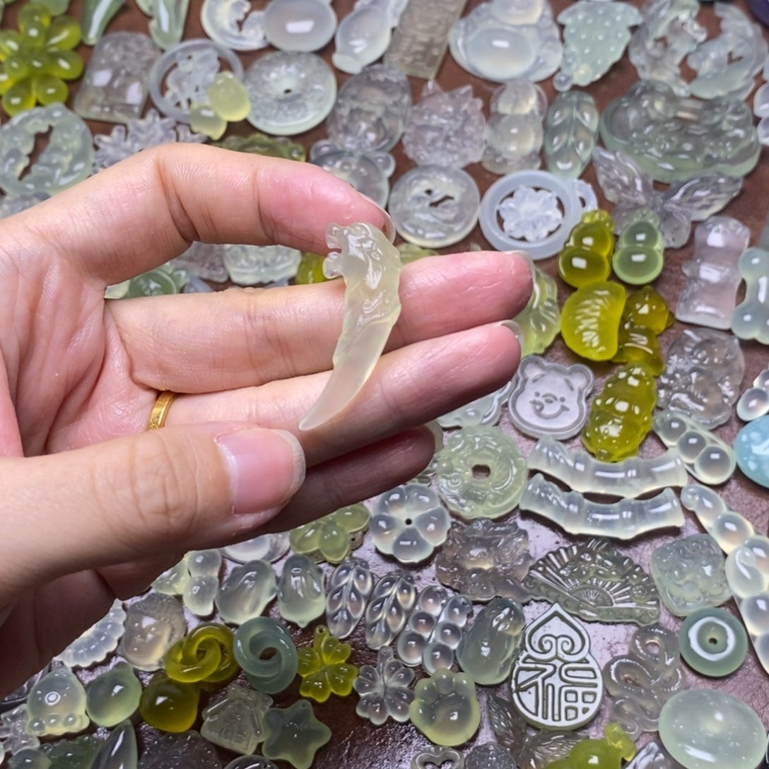 蛇纹石玉合金项链