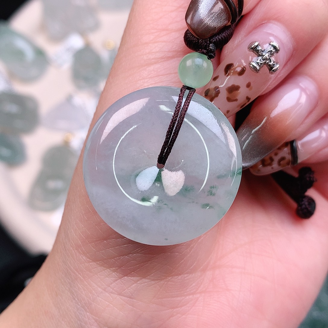 翡翠颈饰未镶嵌飘花扣29、6